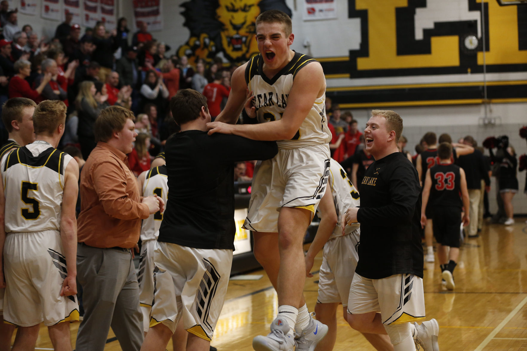 BBBall Clear Lake vs. Algona 4